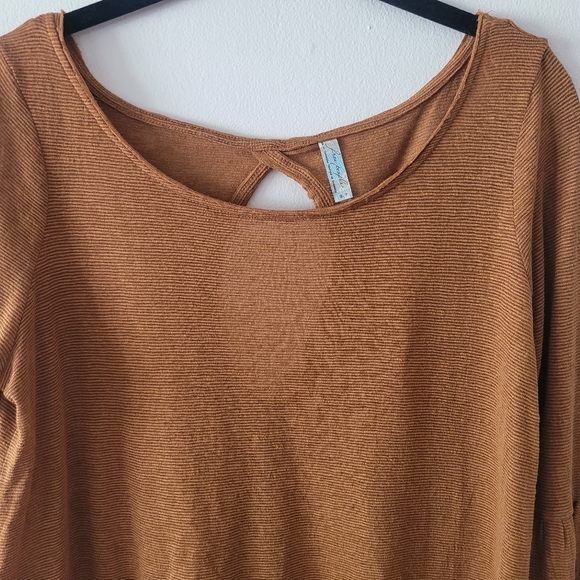 Free People Long Sleeve Top With‎ Open Key Hole Back Small Brown - Picture 3 of 9